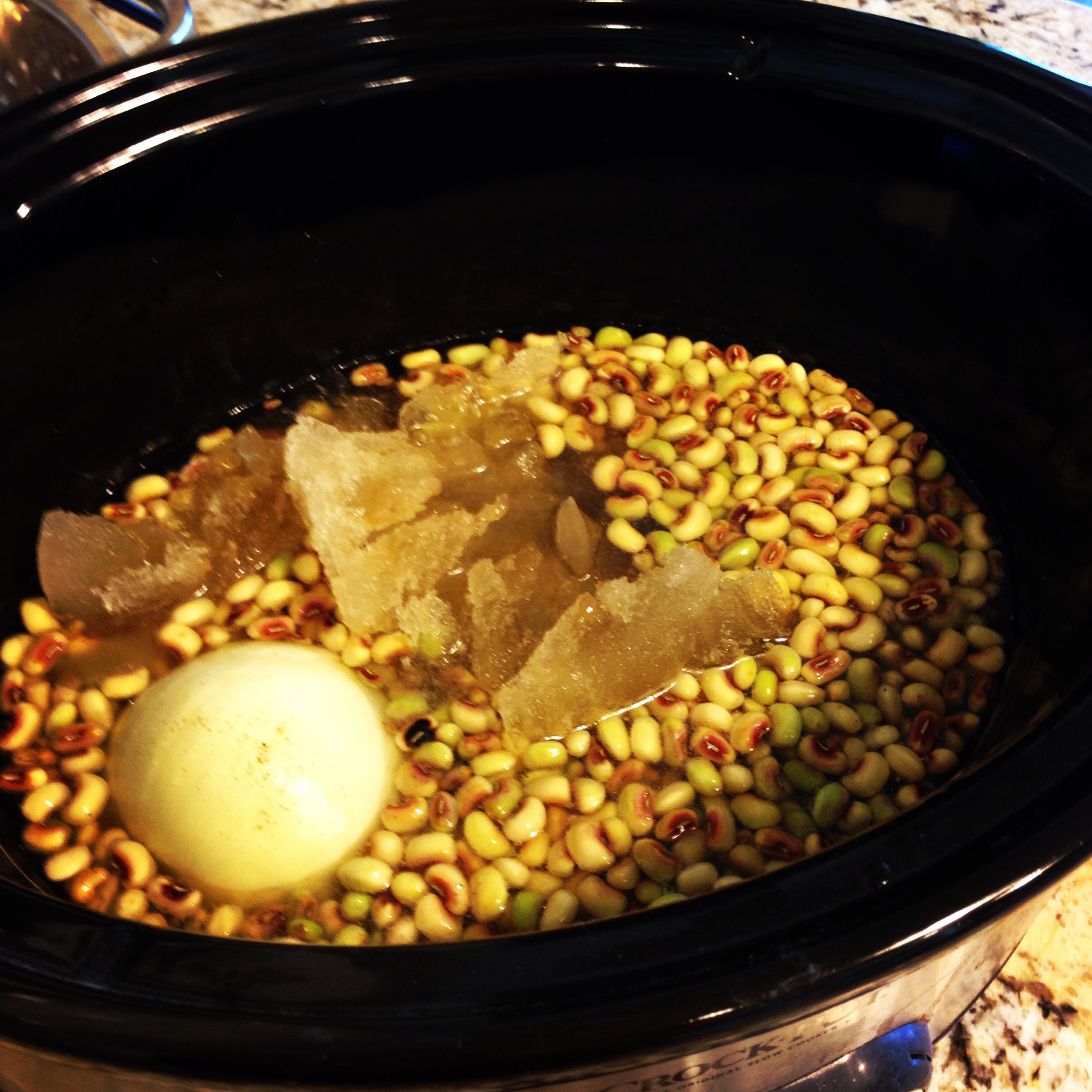 Slow Cooker Purple Hull Peas